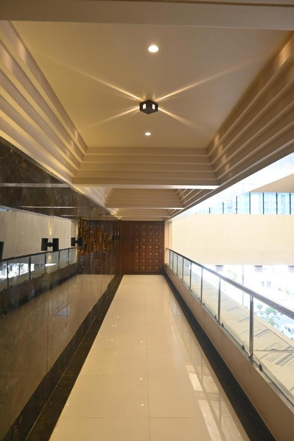 Hotel Privya Rooms And Banquet Surat Exterior photo