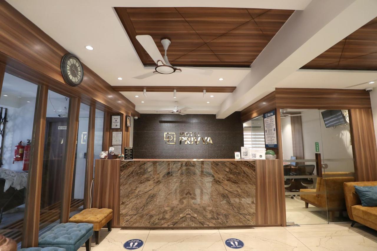 Hotel Privya Rooms And Banquet Surat Exterior photo